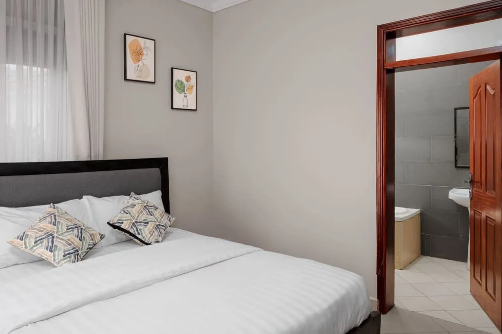 Iotaville bedroom with en-suite bathroom
